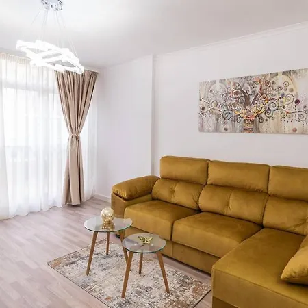 Apartment Near The Centre + Free Parking *